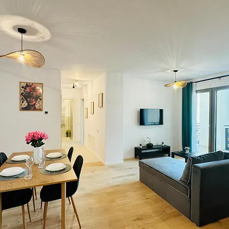 Grand Apartment *