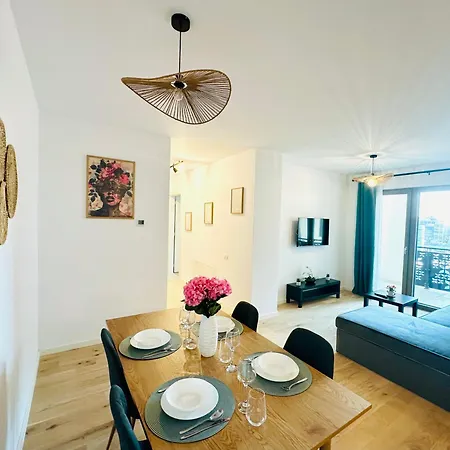 Grand Apartment *
